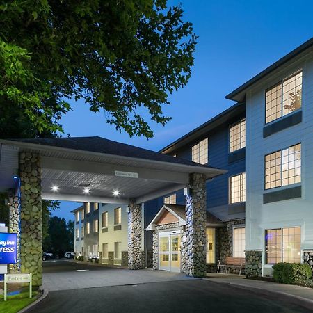 Holiday Inn Express Corvallis-On The River By Ihg Exterior foto